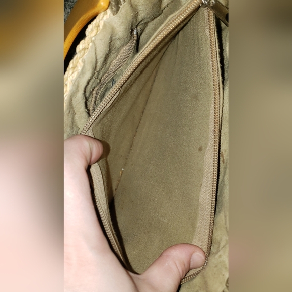 Faded Glory| Woven Texture and Wooden Handled Purse - Picture 5 of 8